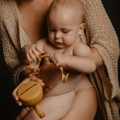 Suavinex Attache Sucette Silicone Colour Essence Moutarde -Suavinex attache sucette silicone colour essence moutarde 2