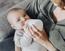 Suavinex Biberon Zero-zero Anti-colique - Debit Moyen - 270ml -Suavinex ext 120627 212757.5