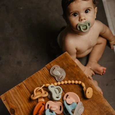 Suavinex Sucette Réversible SX PRO Colour Essence Moutarde (6-18 Mois) 5 Suavinex Sucette Réversible SX PRO Colour Essence Moutarde (6-18 Mois) – Image 3